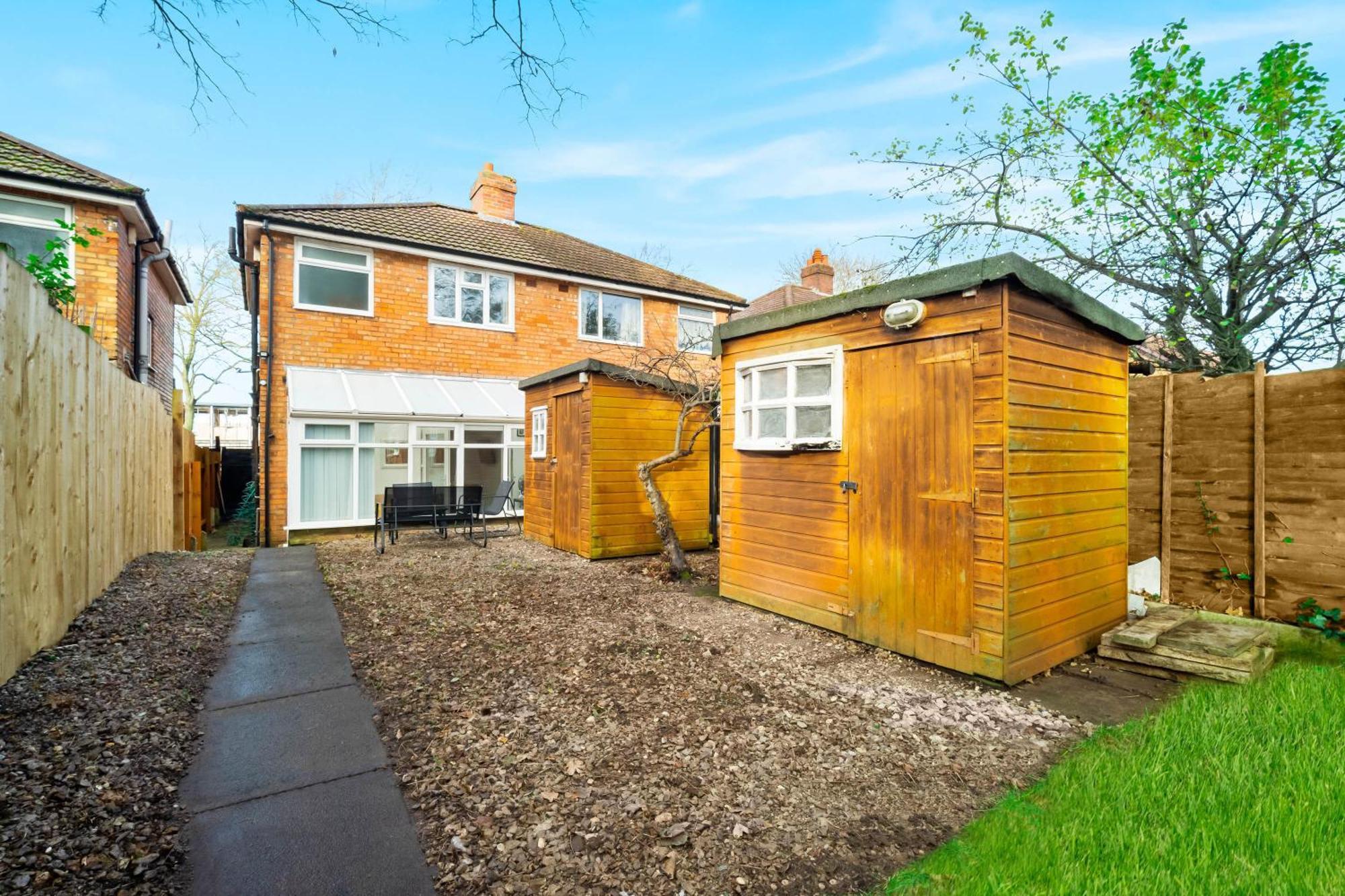 In Cosy Holiday home Birmingham